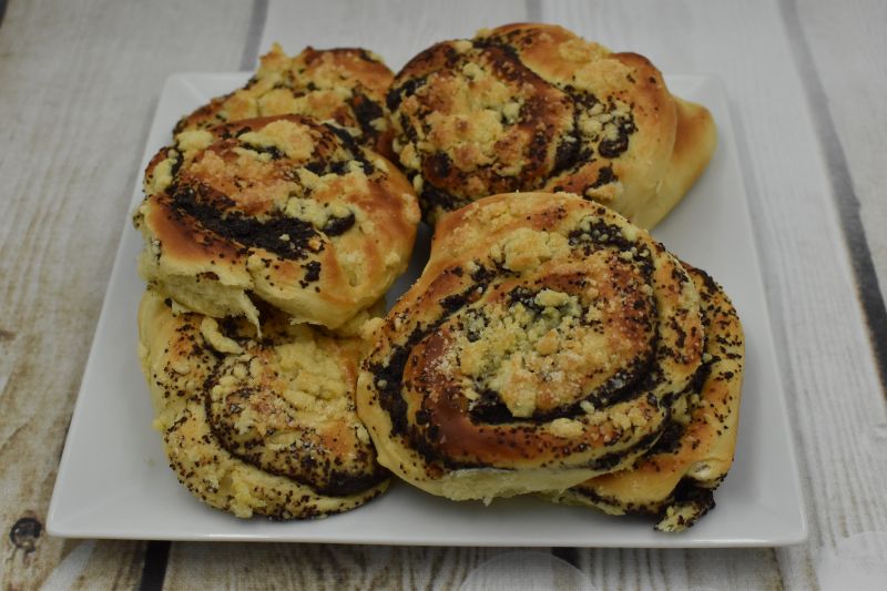 Zakręcone drożdżówki z makiem