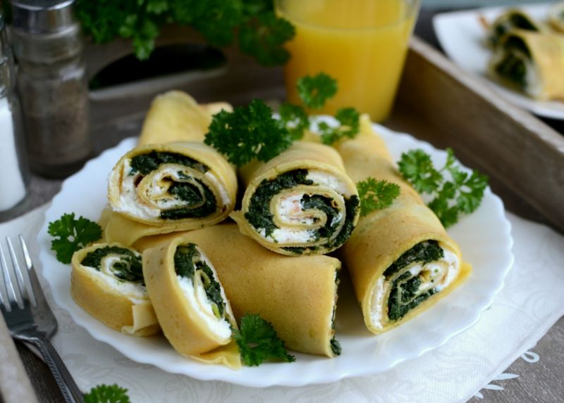 Zakręcone naleśniki ze szpinakiem i fetą Zakręcone naleśniki ze szpinakiem i fetą