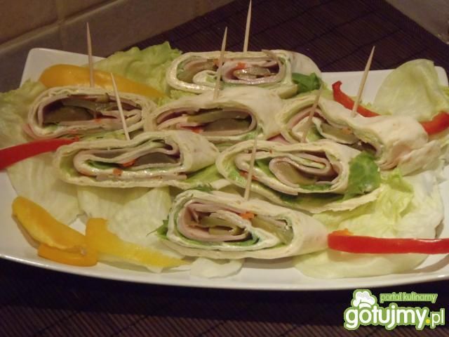 Zakręcone przekąski z tortilli