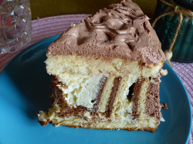 Zakręcony tort karnawałowy Zakręcony tort karnawałowy