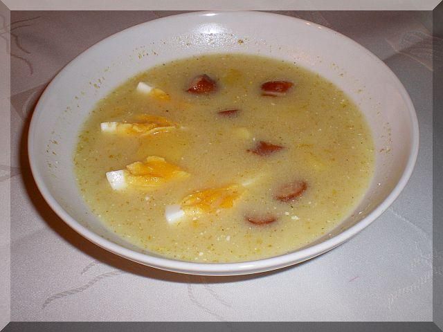 Zalewajka z jajkiem i końskim kabanosem