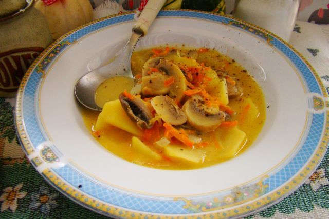 Zalewajka z pieczarkami Zalewajka z pieczarkami