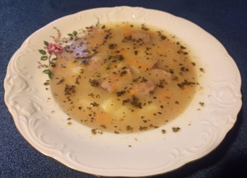 Zalewajka z wędzoną kiełbasą