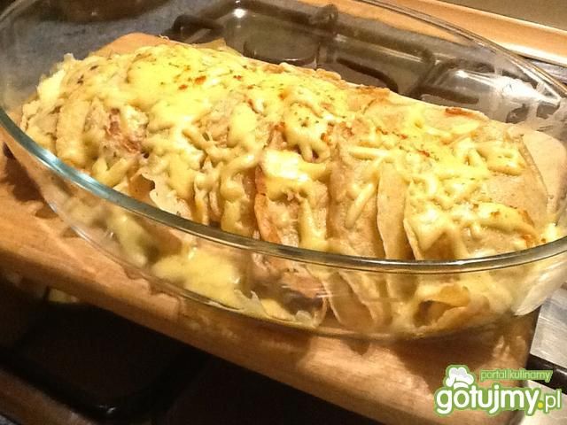 Zapieczone naleśniki z pieczarkami