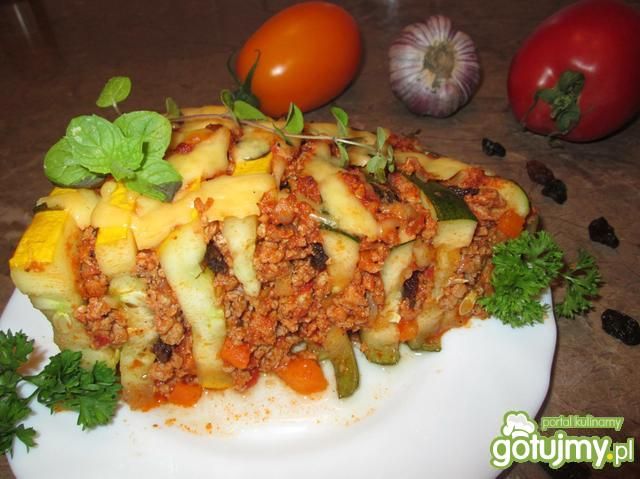 Zapiekana cukinia z mięsem mielonym Zapiekana cukinia z mięsem mielonym