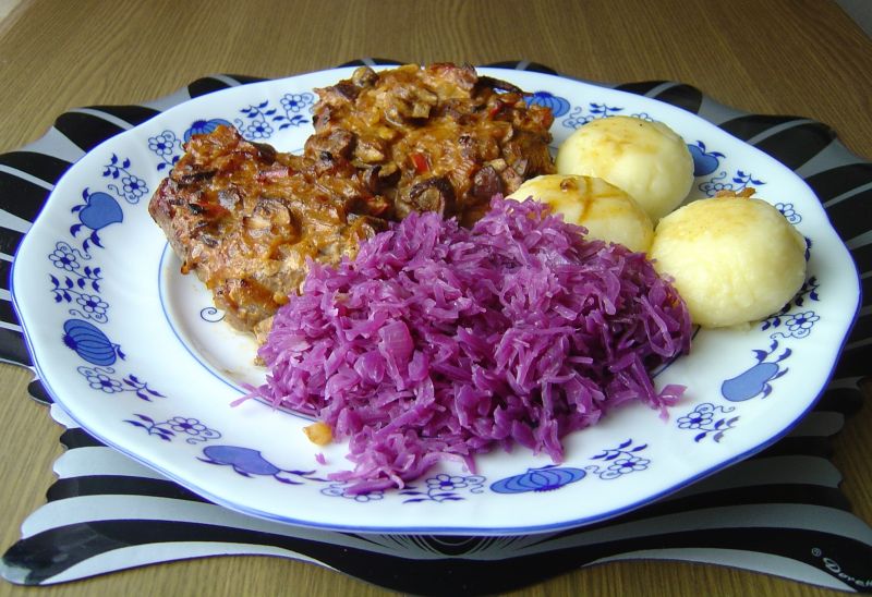 Zapiekana karkówka w sosie pieczarkowym Zapiekana karkówka w sosie pieczarkowym