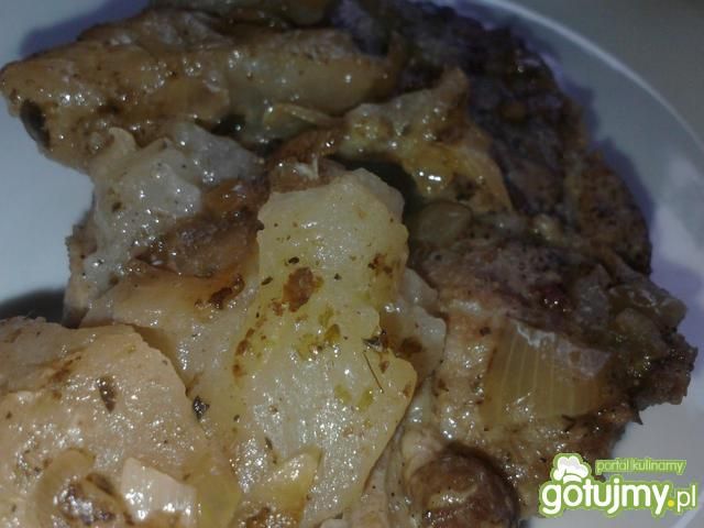 Zapiekana karkówka z jabłkami