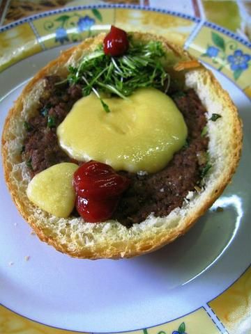 Zapiekane bułeczki faszerowane