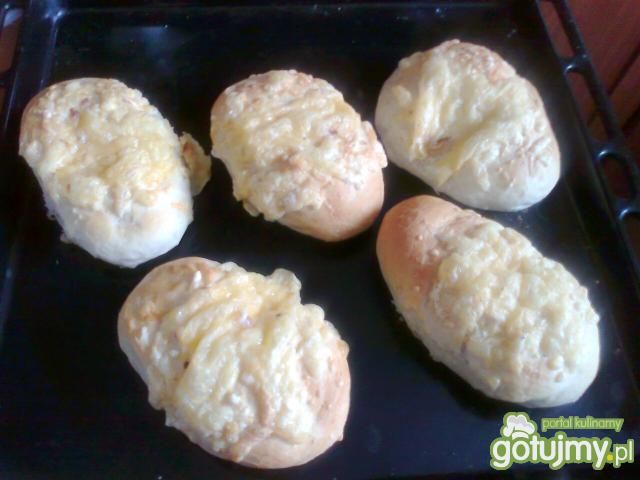 Zapiekane bułki z serem do zup-kremów