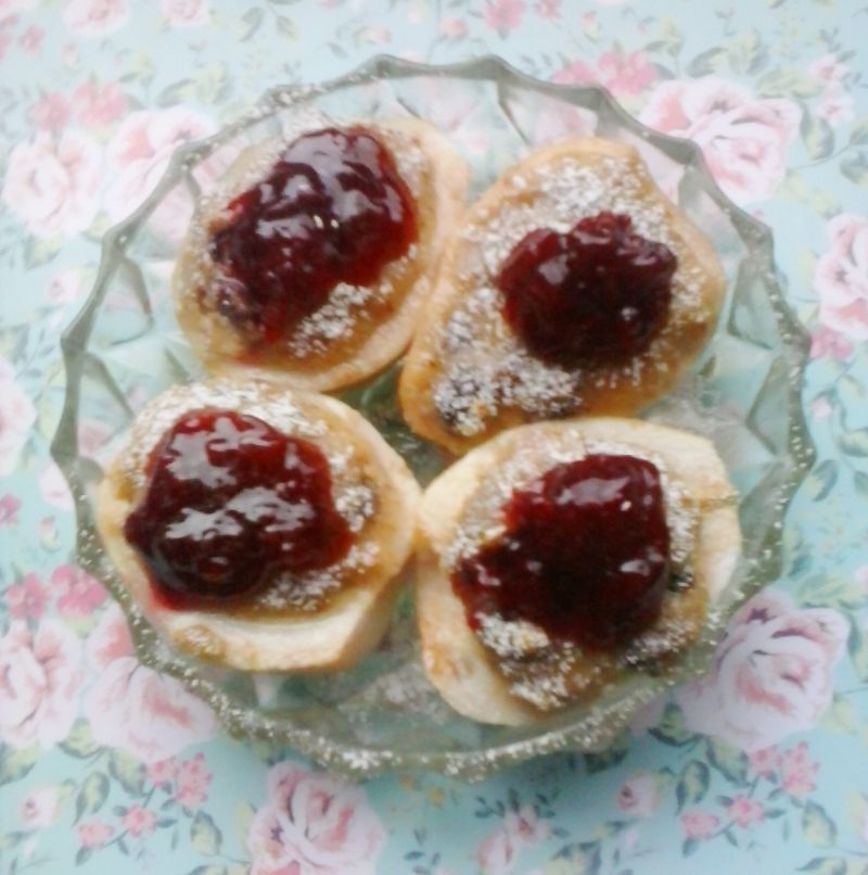 Zapiekane gruszki z mielonymi orzechami i miodem Zapiekane gruszki z mielonymi orzechami i miodem