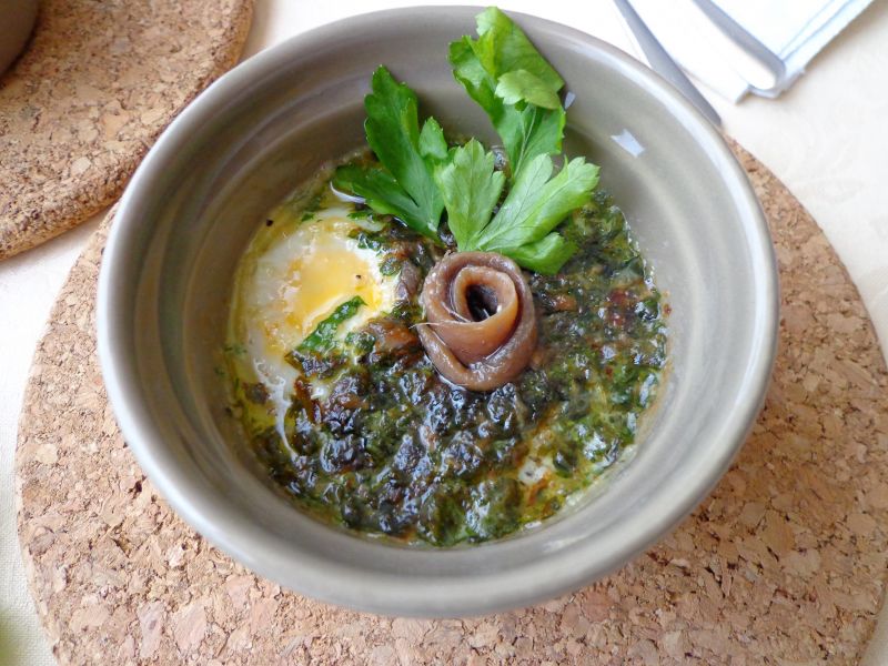 Zapiekane jajka z anchois