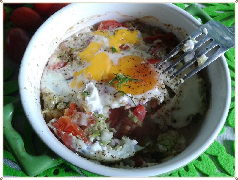Zapiekane jajko z warzywami