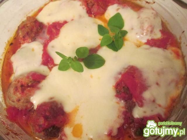 Zapiekane klopsiki w sosie warzywnym