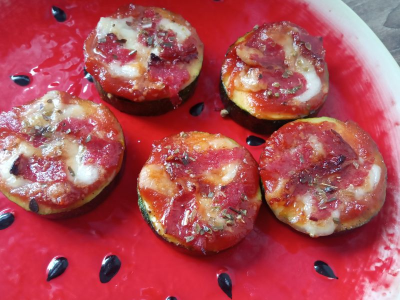 Zapiekane krążki cukinii z dodatkami