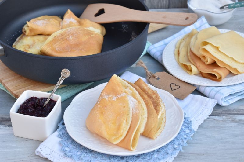 Zapiekane naleśniki z serem białym i masłem Zapiekane naleśniki z serem białym i masłem
