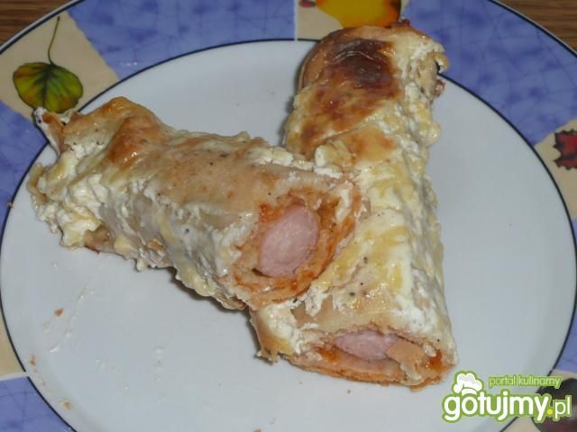 Zapiekane parówki w naleśniku  Zapiekane parówki w naleśniku