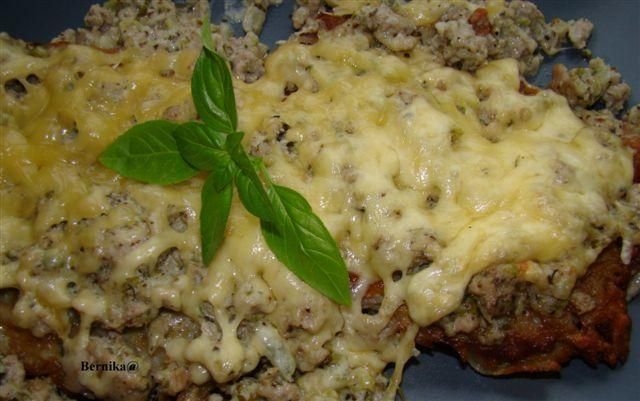 Zapiekane placki ziemniaczane z mięsem 