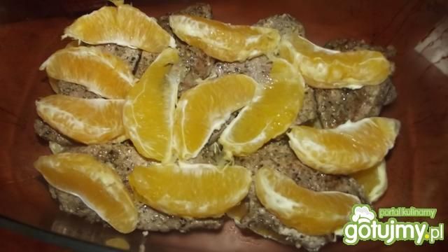 Zapiekane plastry schabu w pomarańczach 