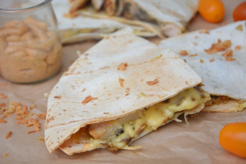 Zapiekane tortille z grillowanym kurczakiem Zapiekane tortille z grillowanym kurczakiem