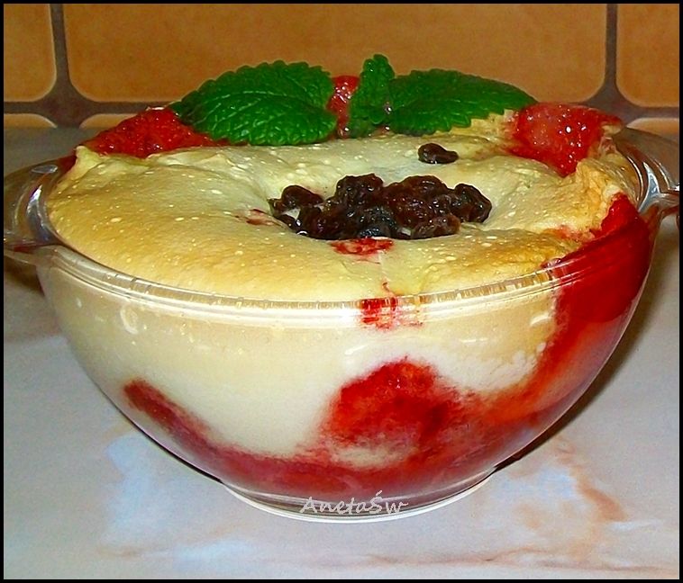 Zapiekane truskawki z koglem-moglem