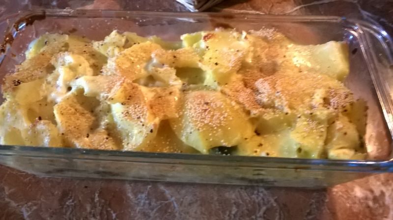 Zapiekane ziemniaki ze szpinakiem Zapiekane ziemniaki ze szpinakiem