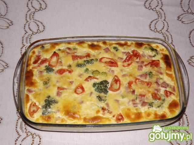 Zapiekanka brokułowa na cieście Zapiekanka brokułowa na cieście