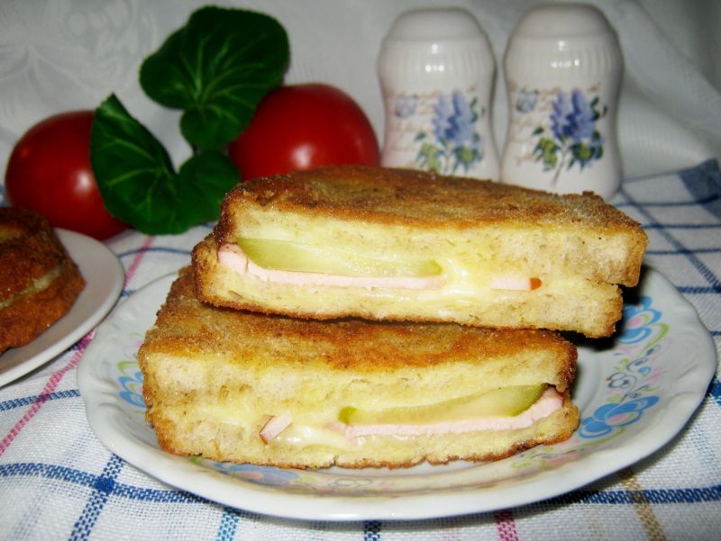 Zapiekanka chlebowa Zapiekanka chlebowa