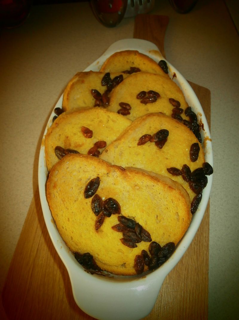 Zapiekanka chlebowa z jagodami goji