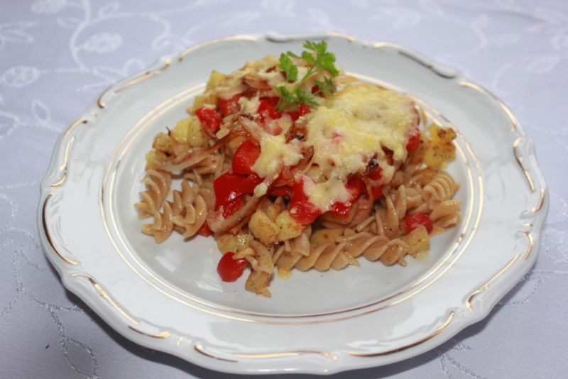 Zapiekanka makaronowa  Zapiekanka makaronowa
