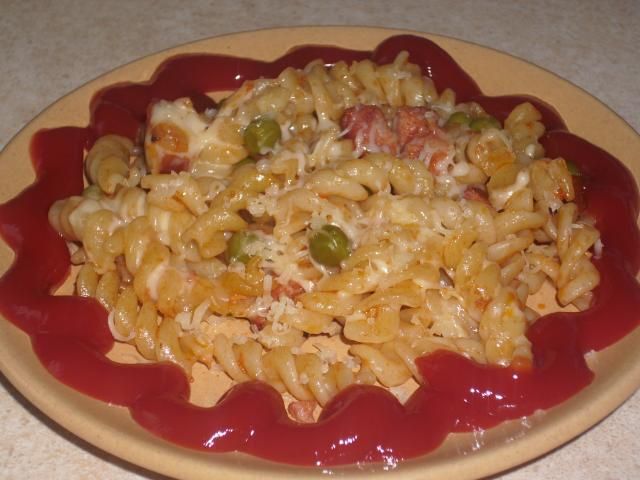 Zapiekanka makaronowa