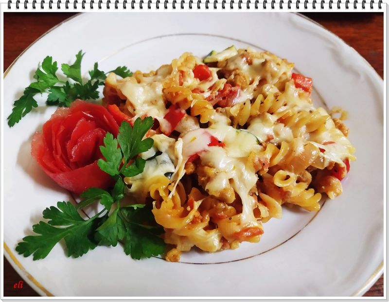 Zapiekanka makaronowa Eli z mięsem mielonym 