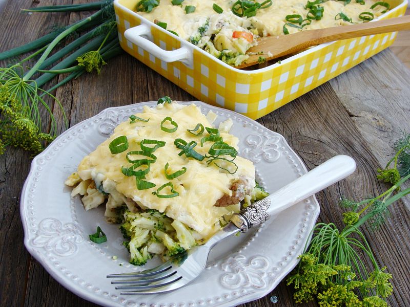 Zapiekanka makaronowa z brokułami Zapiekanka makaronowa z brokułami
