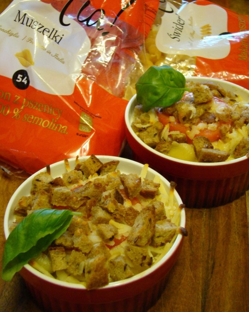 Zapiekanka makaronowa  z chrupiącą kruszonką  Zapiekanka makaronowa  z chrupiącą kruszonką