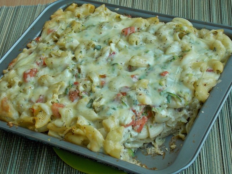 Zapiekanka makaronowa z cukinią i pomidorami Zapiekanka makaronowa z cukinią i pomidorami