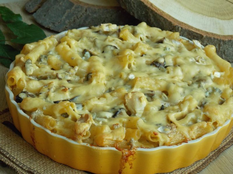 Zapiekanka makaronowa z grzybami leśnymi Zapiekanka makaronowa z grzybami leśnymi
