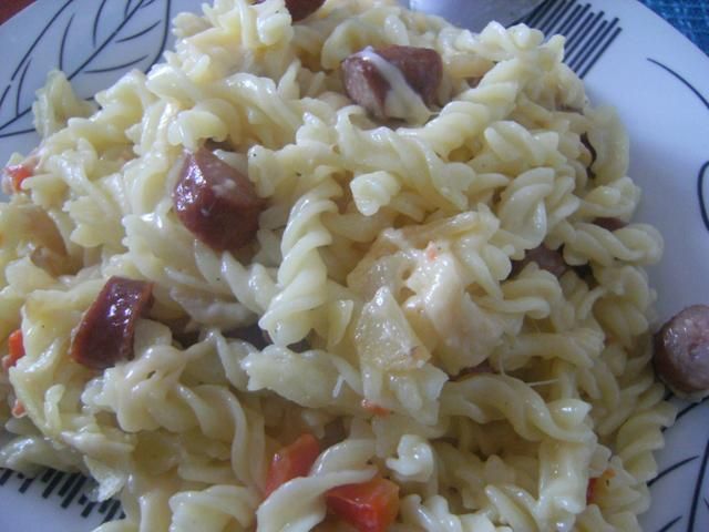 Zapiekanka makaronowa z kabanosami i pap