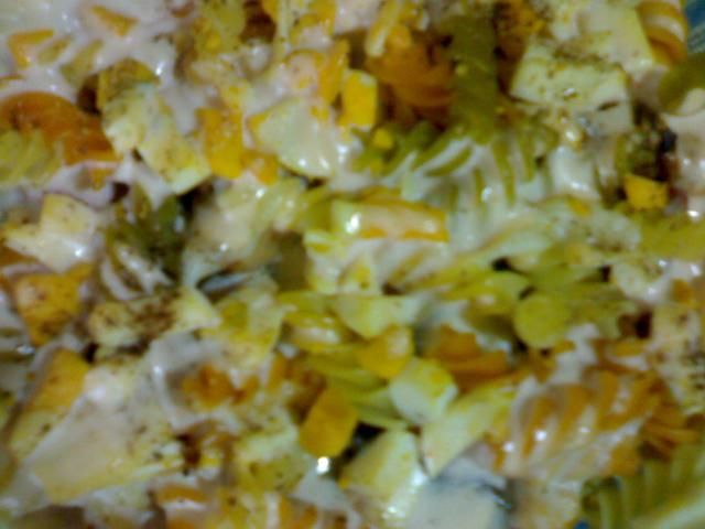 Zapiekanka makaronowa z kozim serem.