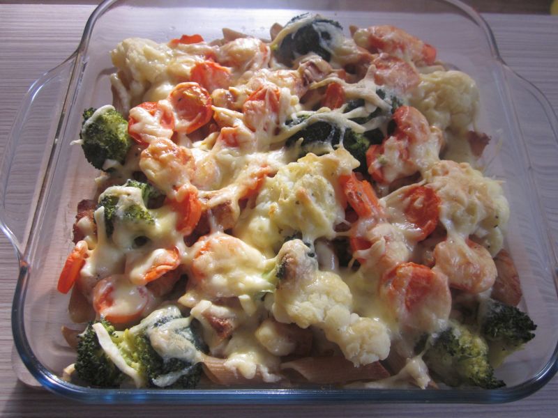 Zapiekanka makaronowa z kurczakiem Zapiekanka makaronowa z kurczakiem