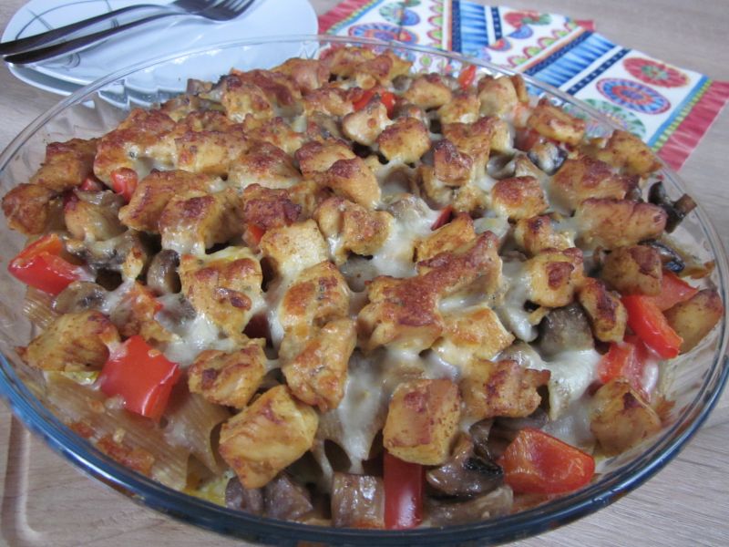 Zapiekanka makaronowa z kurczakiem