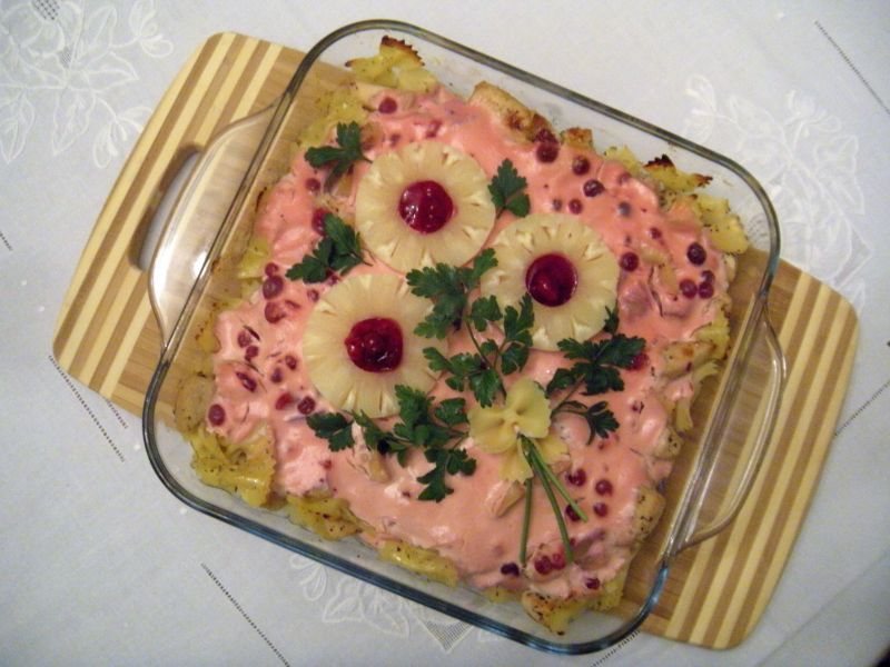 Zapiekanka makaronowa z kurczakiem Zapiekanka makaronowa z kurczakiem
