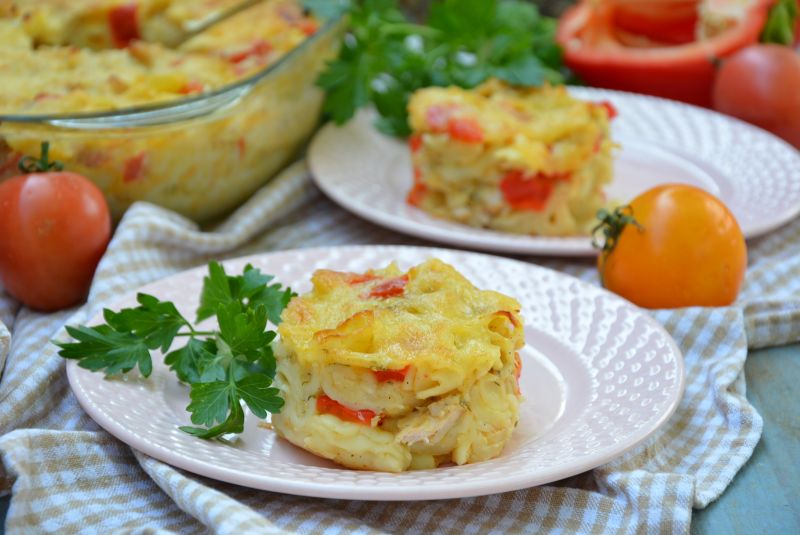 Zapiekanka makaronowa z kurczakiem i papryką