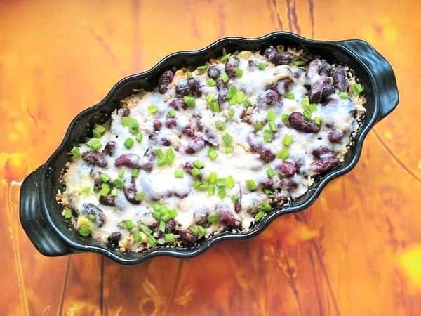 Zapiekanka makaronowa z mięsem i czerwoną fasolą