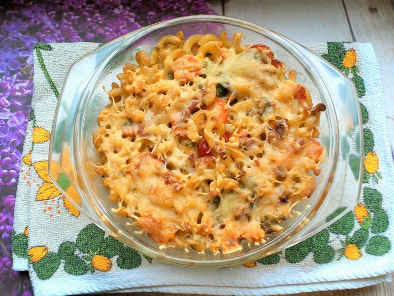 Zapiekanka makaronowa z mrożonką warzywną  Zapiekanka makaronowa z mrożonką warzywną
