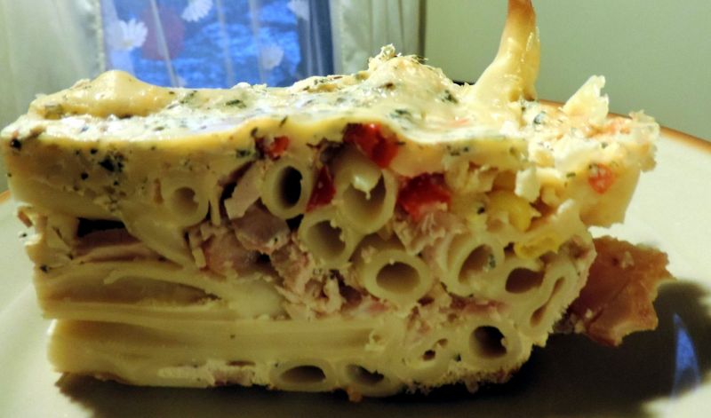 Zapiekanka makaronowa z szynką Zapiekanka makaronowa z szynką