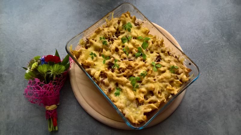 Zapiekanka makaronowa z wołowiną Zapiekanka makaronowa z wołowiną