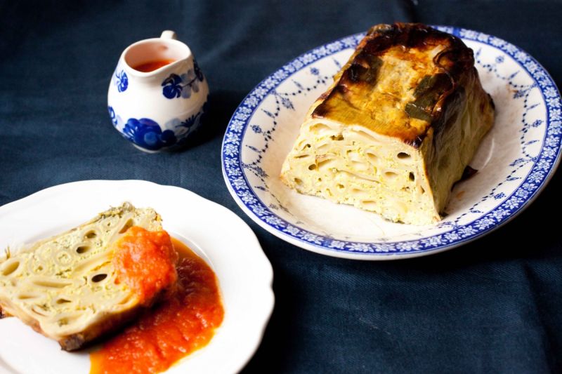 Zapiekanka makaronowo-porowa z sosem pomidorowym  Zapiekanka makaronowo-porowa z sosem pomidorowym