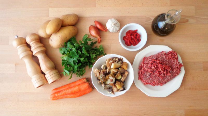 Zapiekanka mięsno-grzybowa z purée z ziemniaków Zapiekanka mięsno-grzybowa z purée z ziemniaków