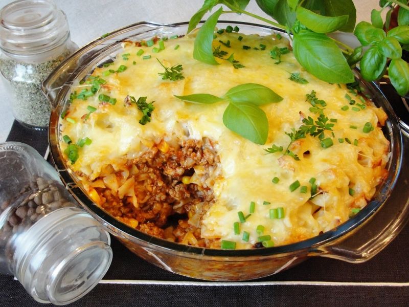 Zapiekanka mięsno makaronowa Zapiekanka mięsno makaronowa