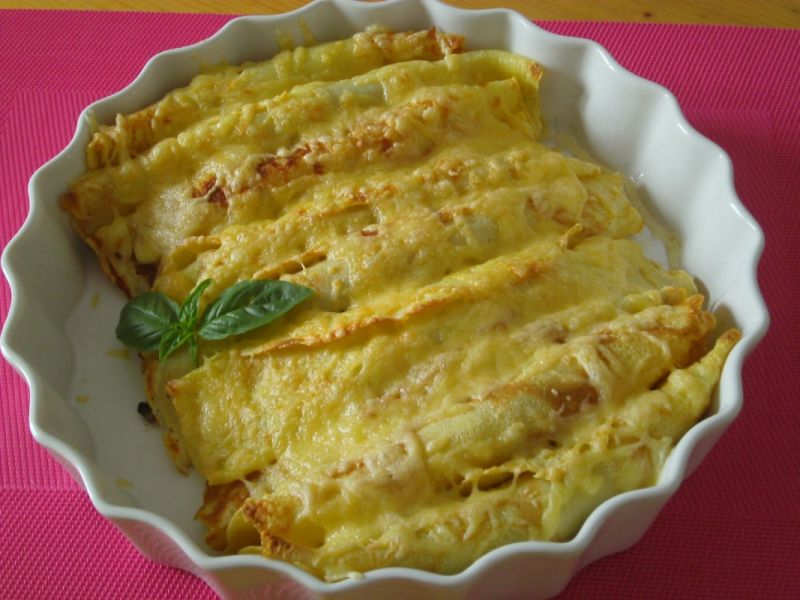 Zapiekanka naleśnikowa z pieczarkami