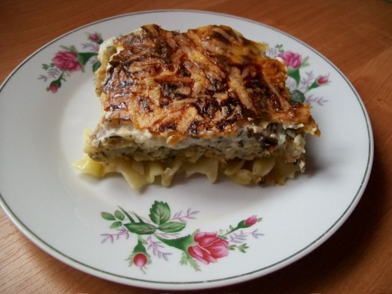 Zapiekanka rybna z makaronem w sosie koperkowym